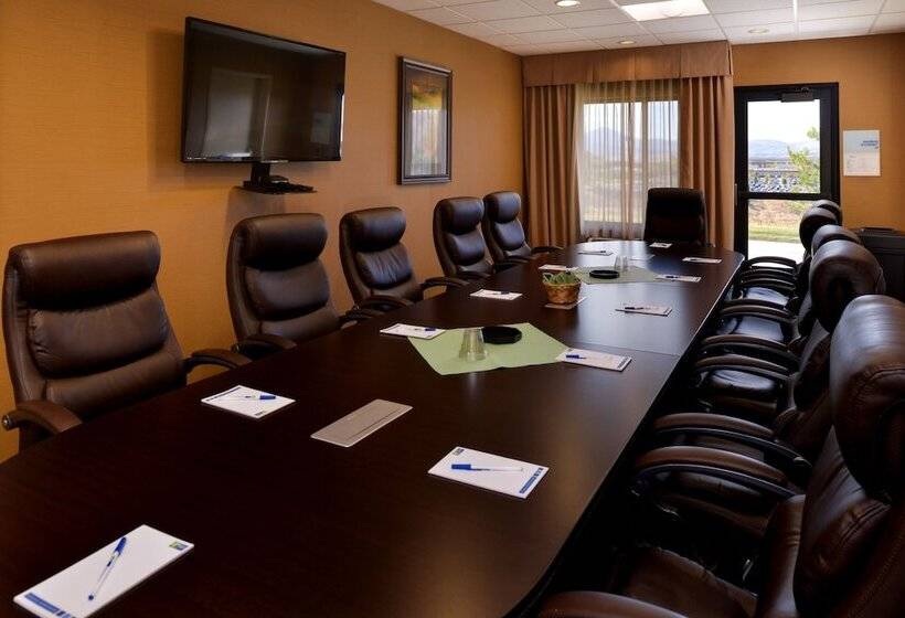 هتل Holiday Inn Express Pocatello, An Ihg