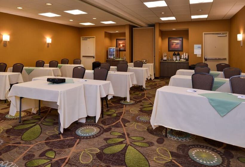 هتل Holiday Inn Express Pocatello, An Ihg