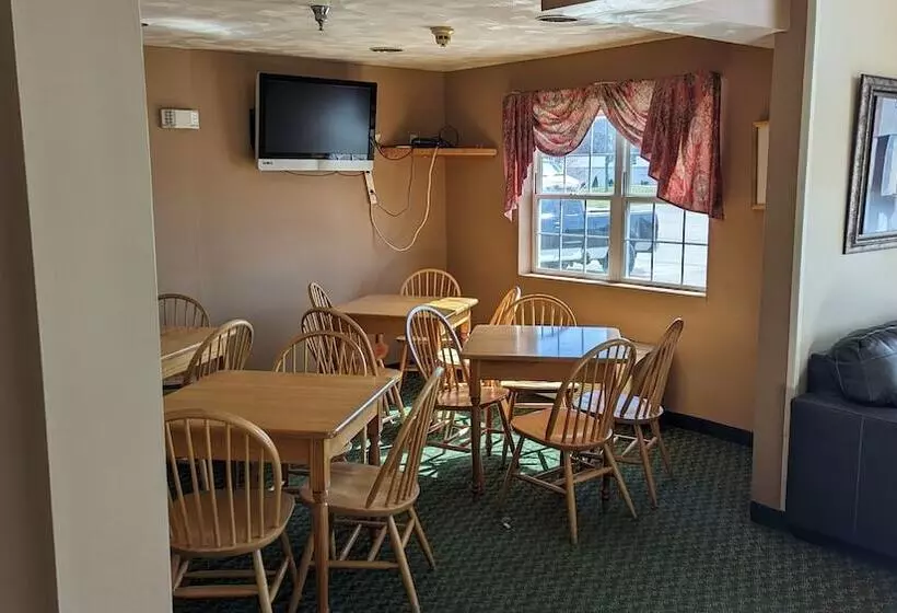 فندق St Clair Inn And Suites