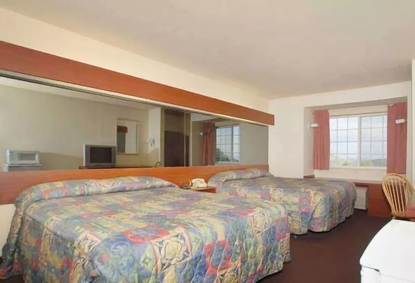 فندق St Clair Inn And Suites