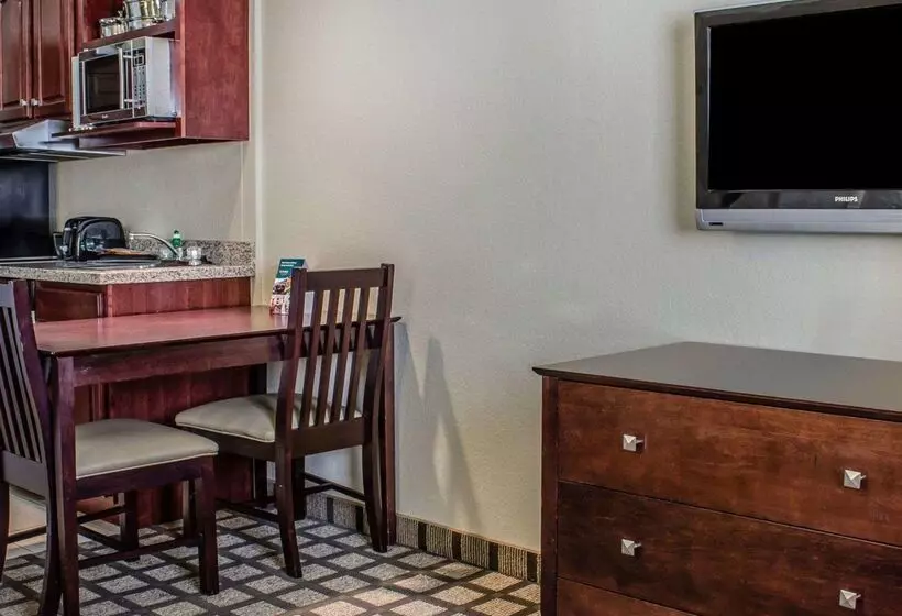 Отель Mainstay Suites Coralville  Iowa City