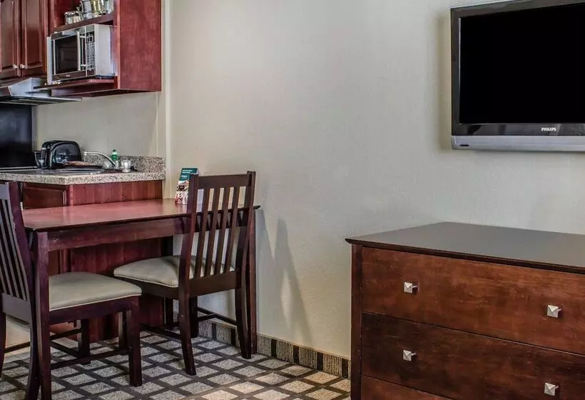 Отель Mainstay Suites Coralville  Iowa City