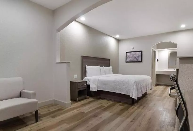 هتل Red Roof Inn Plus + Galveston Beachfront