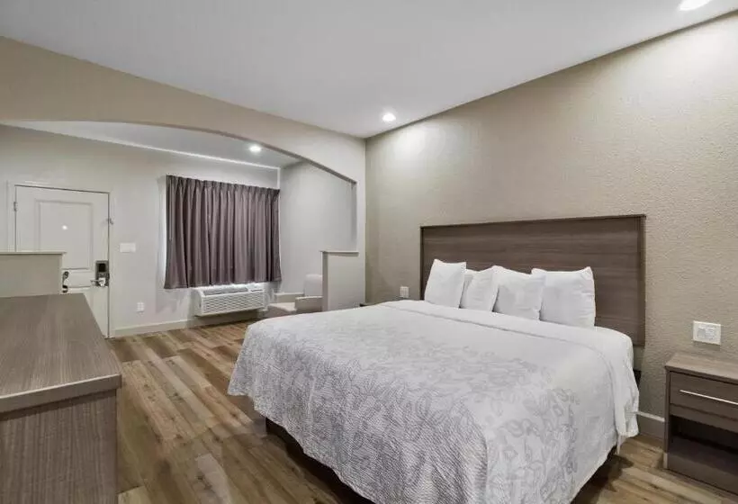 هتل Red Roof Inn Plus + Galveston Beachfront