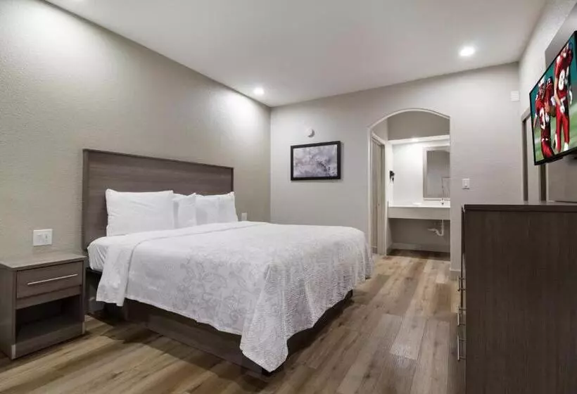 هتل Red Roof Inn Plus + Galveston Beachfront