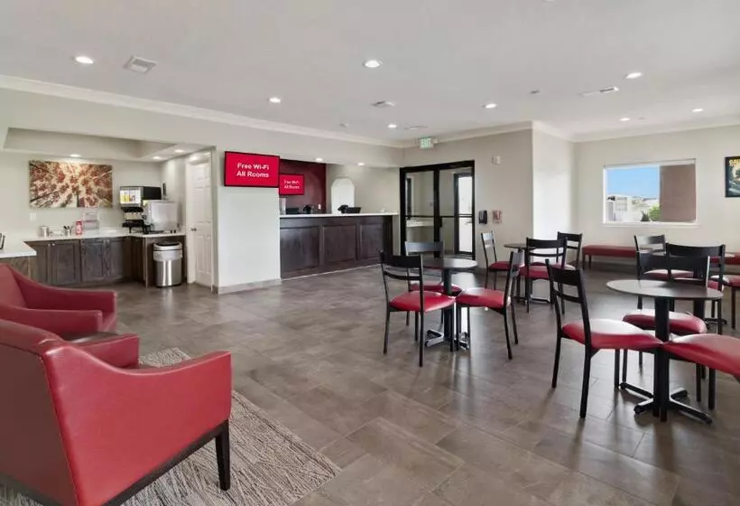 هتل Red Roof Inn Plus + Galveston Beachfront