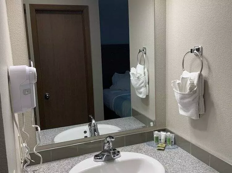 Отель Baymont By Wyndham Monte Vista