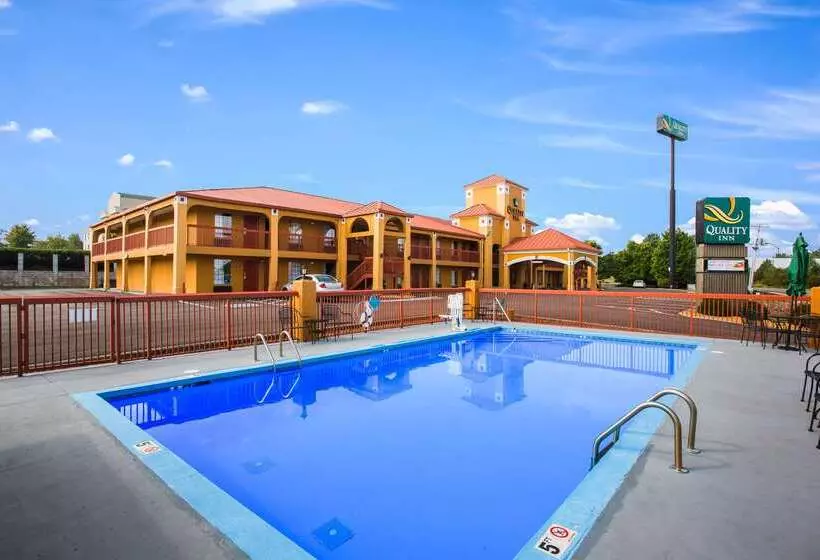 모텔 Quality Inn White House