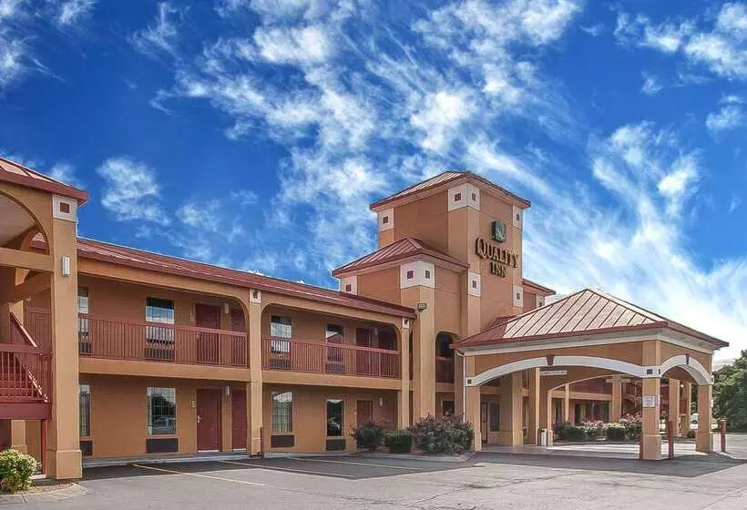 모텔 Quality Inn White House