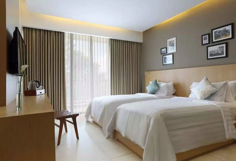 Ossotel Legian