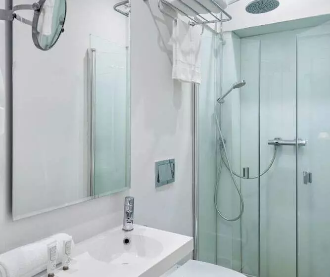 Suites Sevilla Plaza