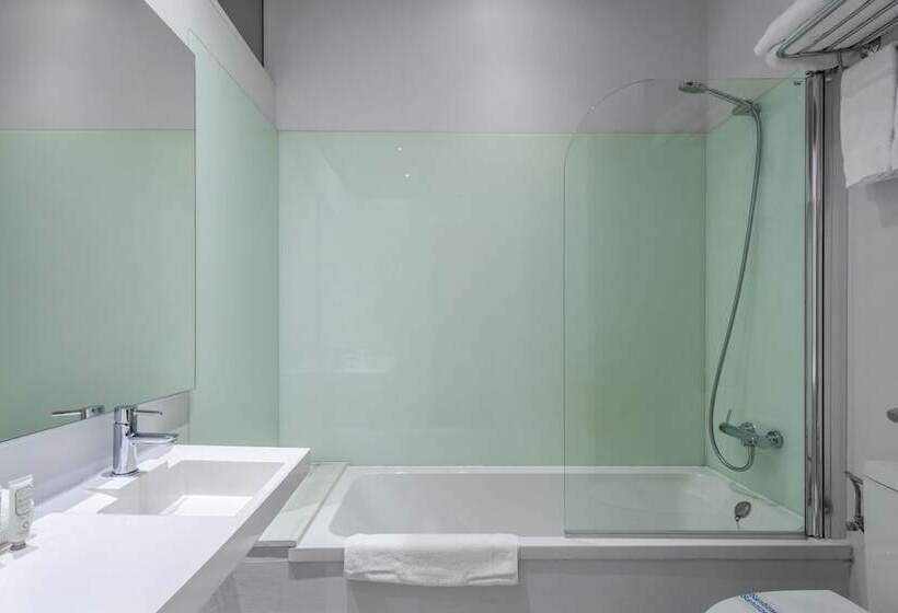 Suites Sevilla Plaza