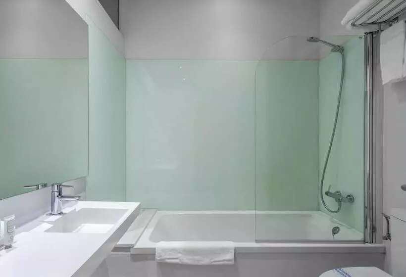 Suites Sevilla Plaza