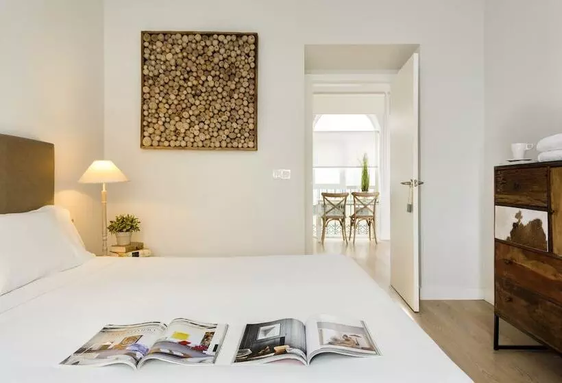 Suites Sevilla Plaza
