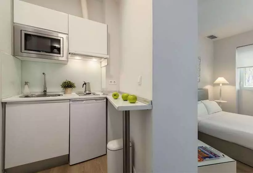 Suites Sevilla Plaza