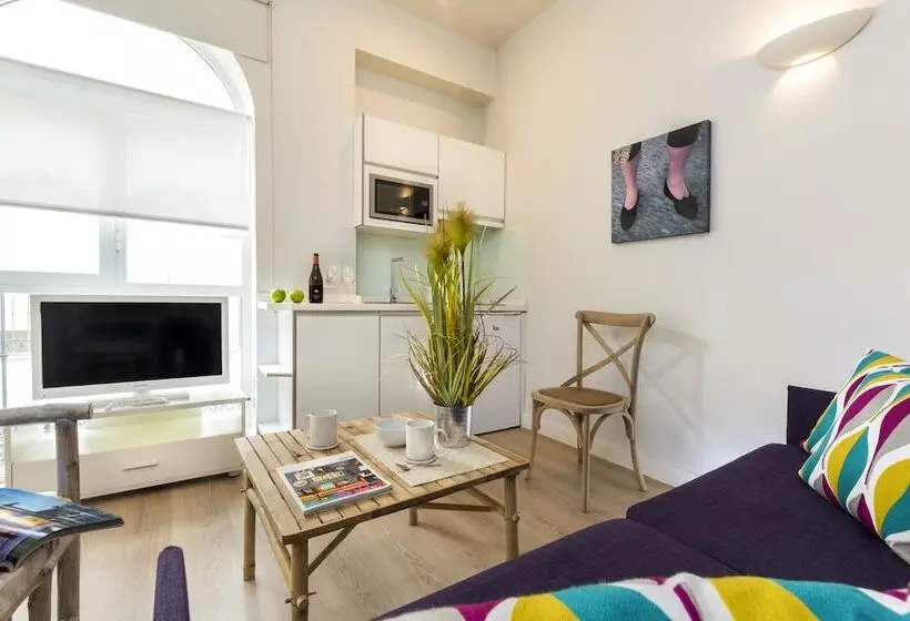 Suites Sevilla Plaza