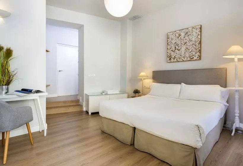 Suites Sevilla Plaza