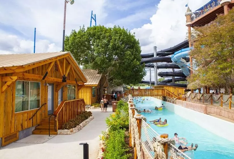The Resort At Schlitterbahn