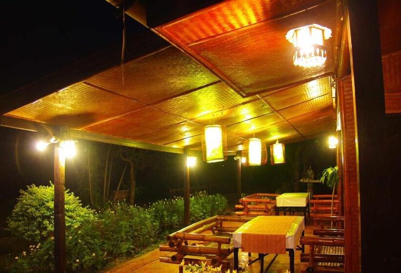 Szálloda Areeya Phuree Resort