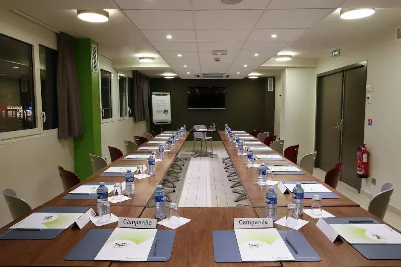 فندق Campanile Dijon Congres Clemenceau