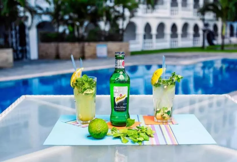 Cityblue Creekside Hotel & Suites