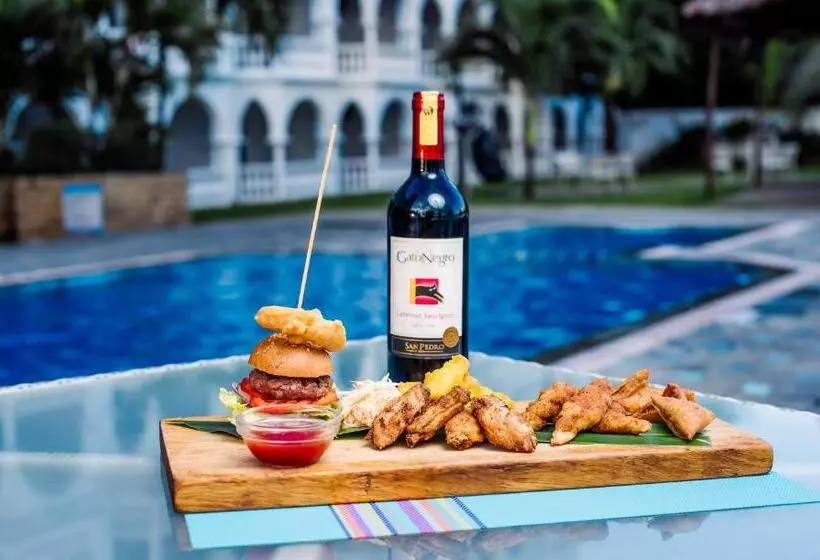 Cityblue Creekside Hotel & Suites