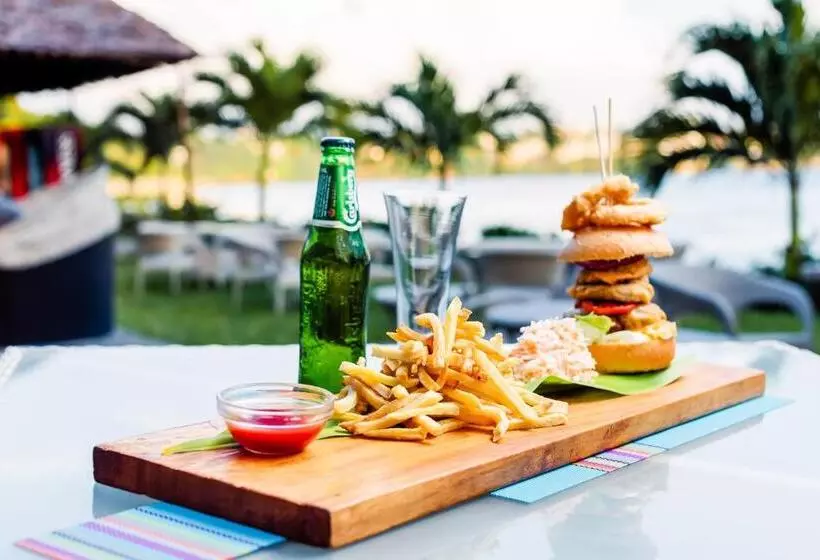 Cityblue Creekside Hotel & Suites