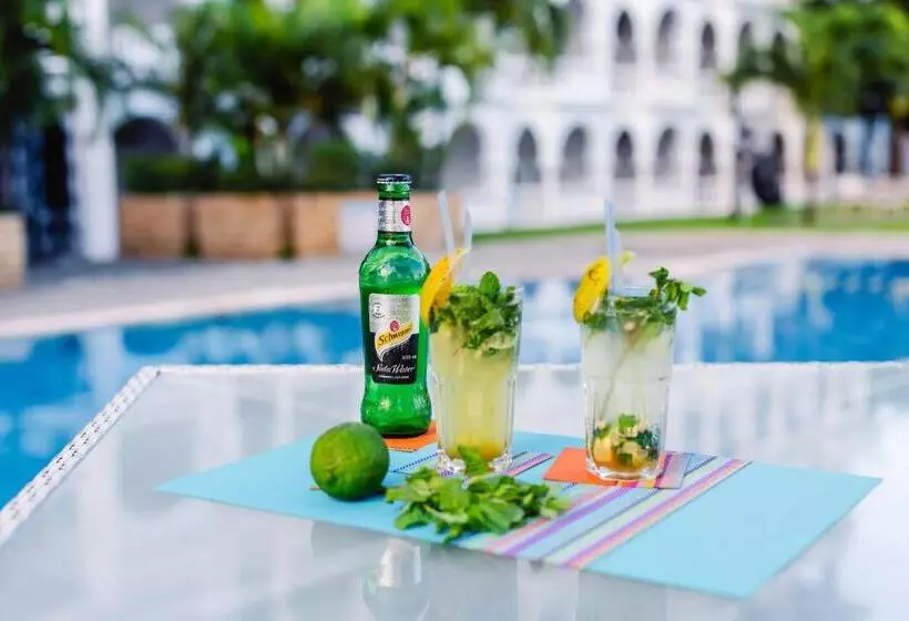 Cityblue Creekside Hotel & Suites