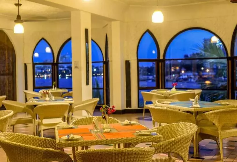 Cityblue Creekside Hotel & Suites