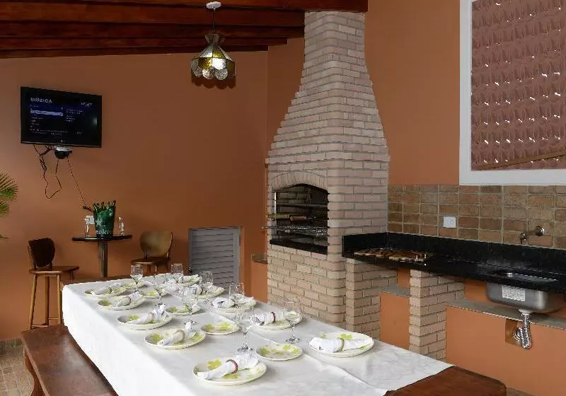 호텔 Colonial Plaza