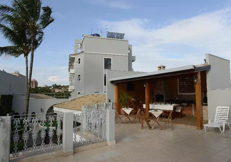 호텔 Colonial Plaza