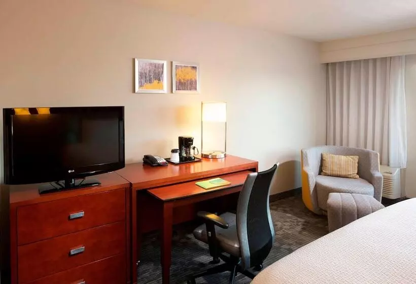 호텔 Courtyard By Marriott Brownsville