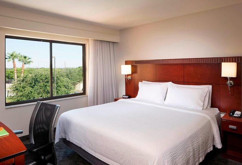 호텔 Courtyard By Marriott Brownsville