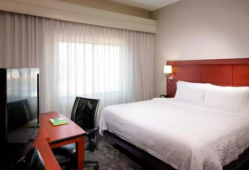 호텔 Courtyard By Marriott Brownsville