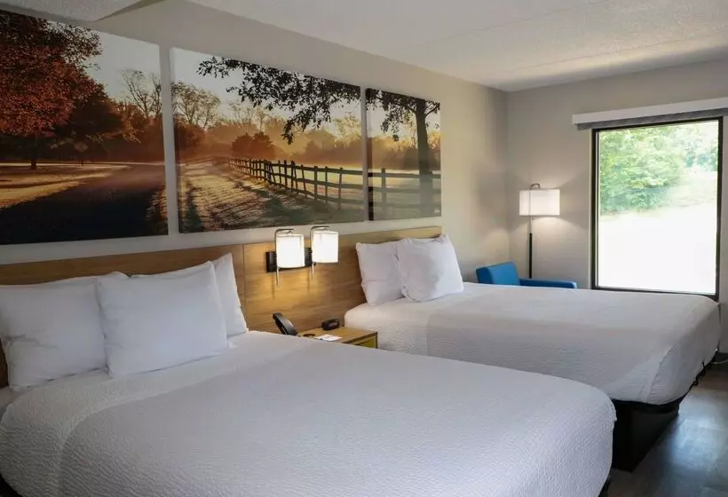 호텔 Days Inn By Wyndham Farmville