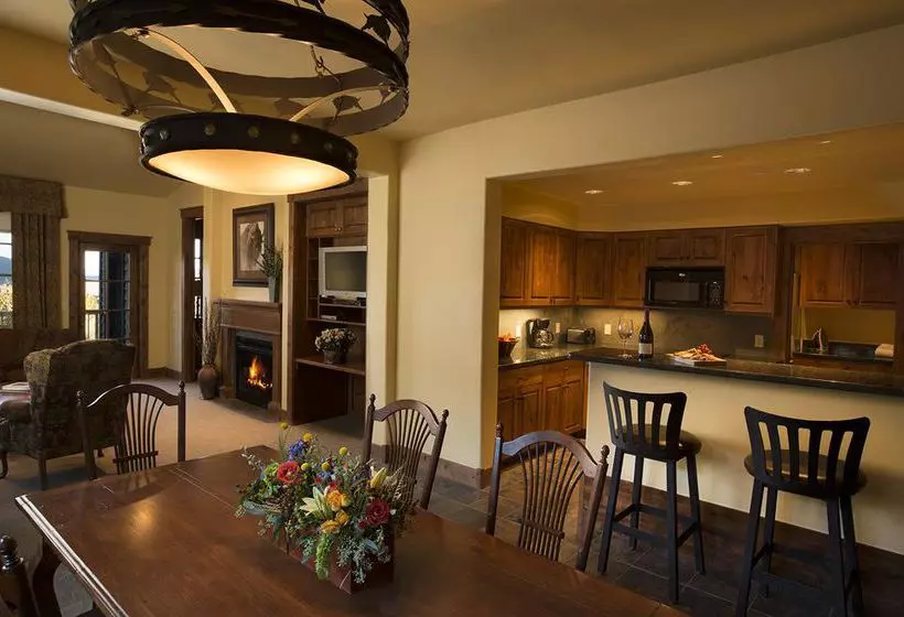 فندق Grand View Lodge