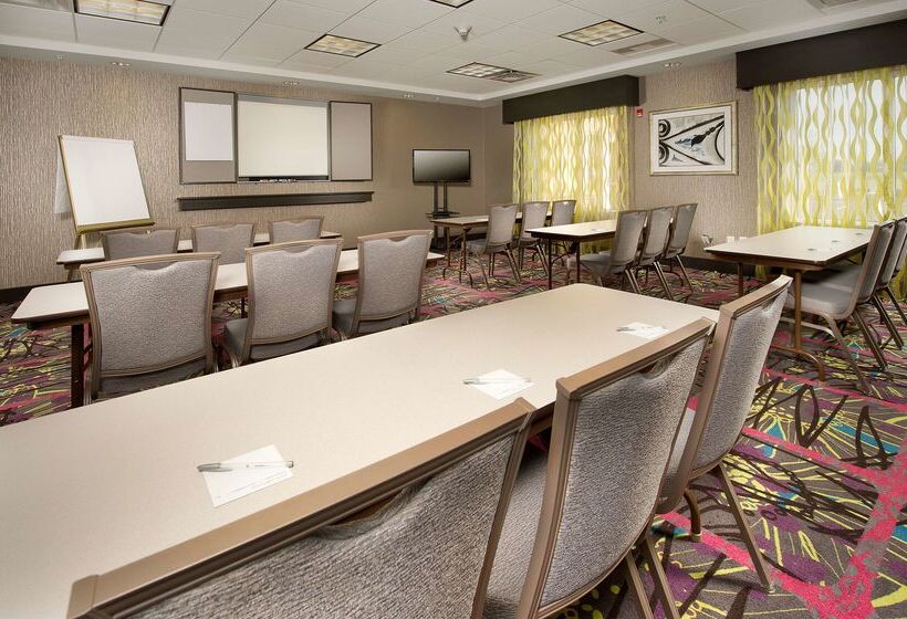 فندق Hampton Inn & Suites Buffalo Airport