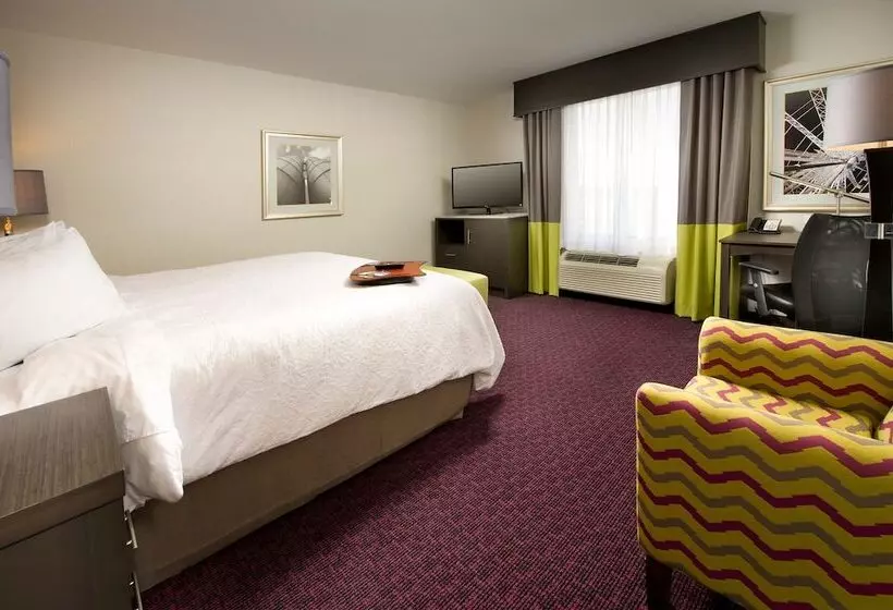 호텔 Hampton Inn & Suites Buffalo Airport