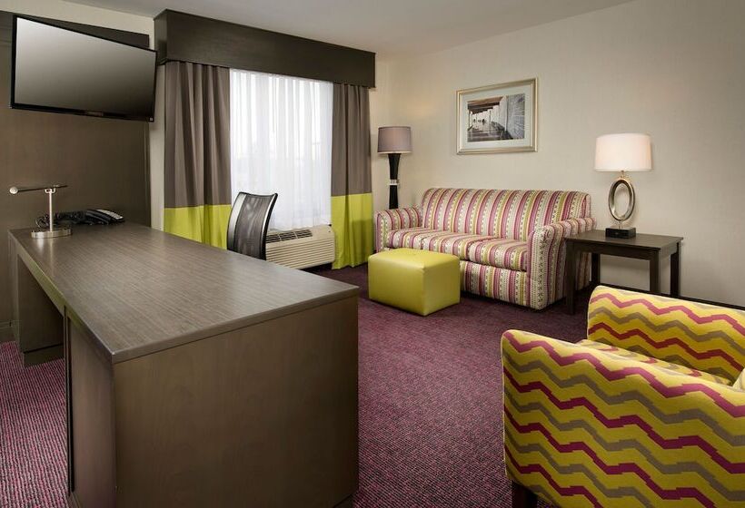 فندق Hampton Inn & Suites Buffalo Airport