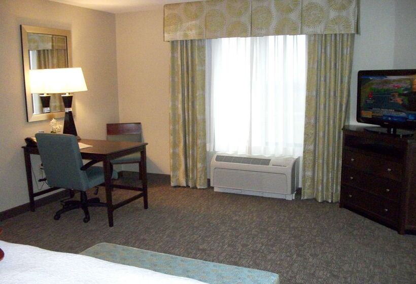 בית מלון כפרי Hampton Inn & Suites Manteca