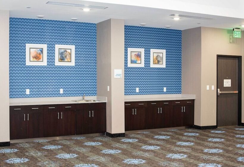 فندق Holiday Inn Express & Suites Oklahoma City Southeast, An Ihg