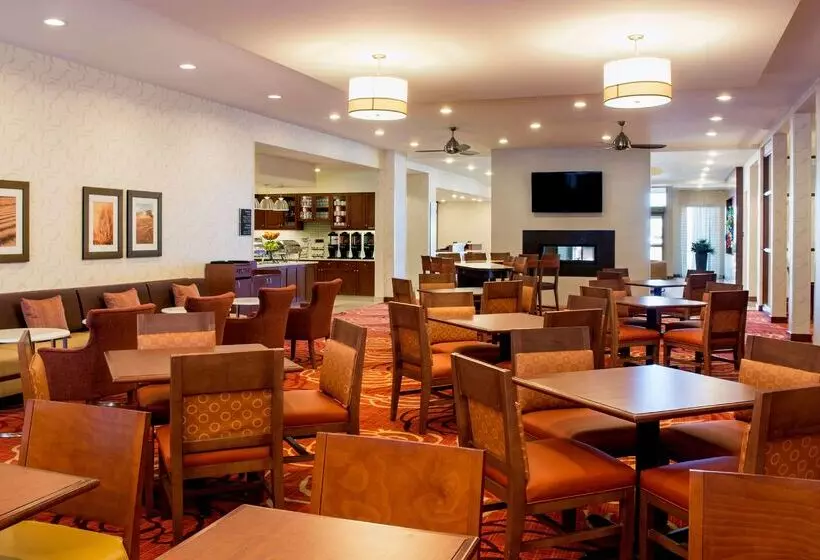 Отель Homewood Suites By Hilton Winnipeg Airport Polo Park, Mb