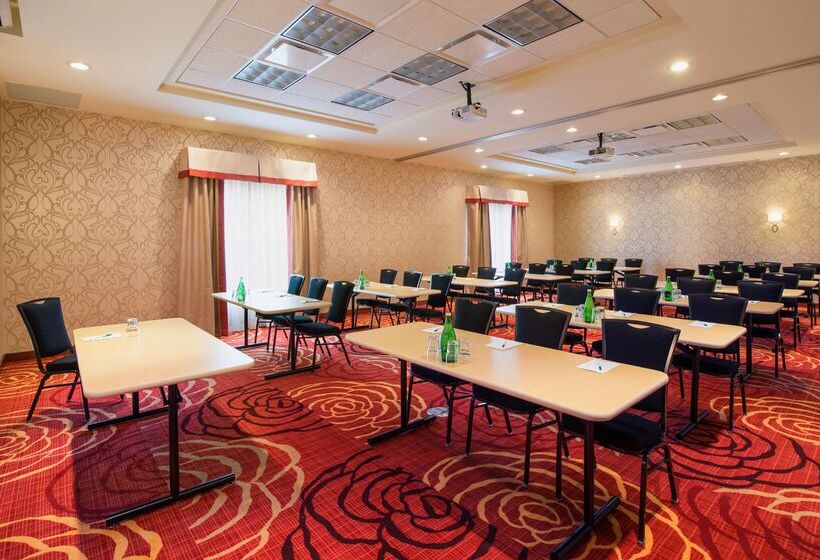 هتل Homewood Suites By Hilton Winnipeg Airport Polo Park, Mb