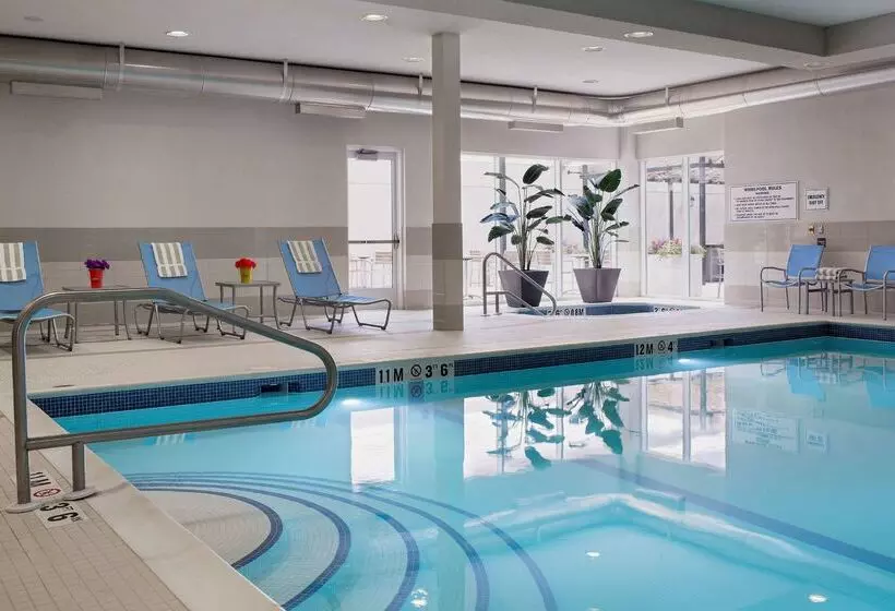 Отель Homewood Suites By Hilton Winnipeg Airport Polo Park, Mb