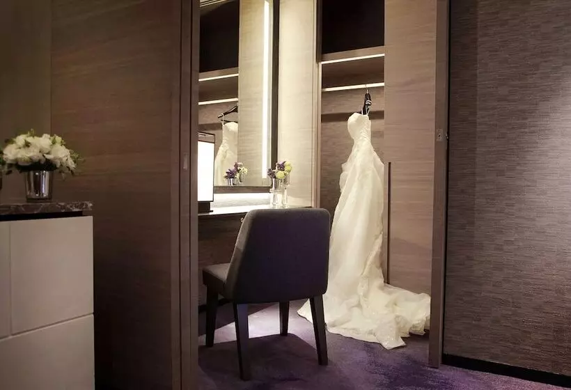 Humble House Hotel Taipei, Curio Collection By Hilton