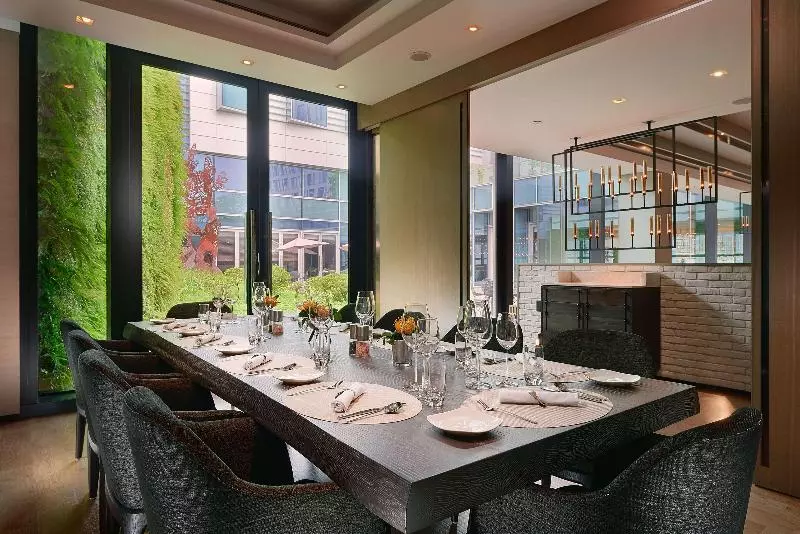 Humble House Hotel Taipei, Curio Collection By Hilton