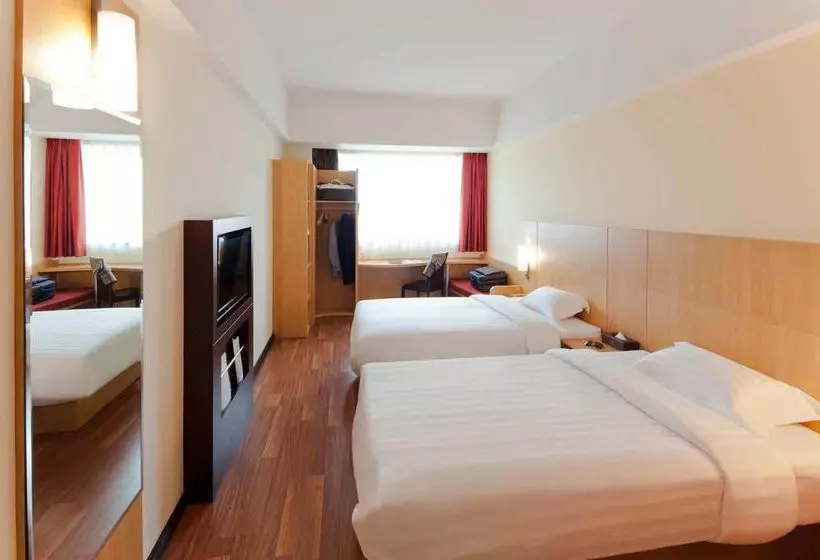 Hotel Qingdao Chengyang