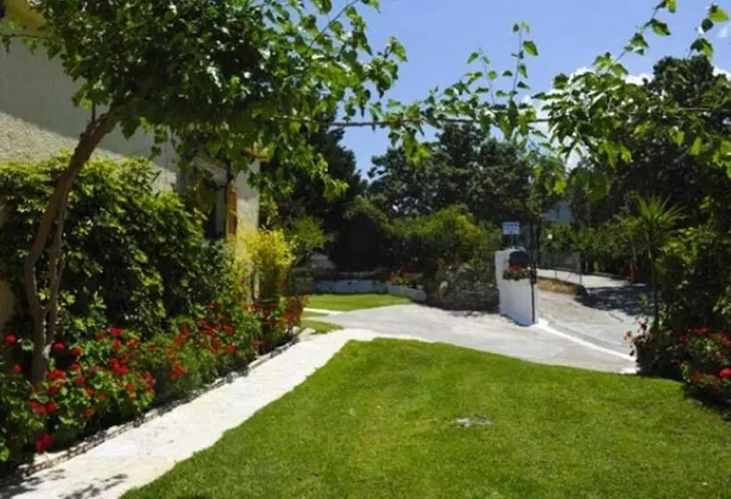 هتل Irene Apartments