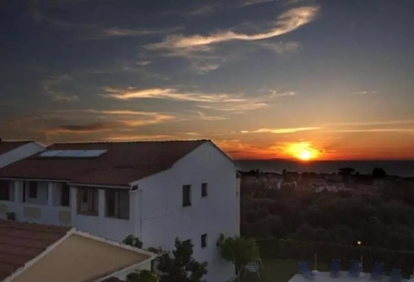 هتل Irene Apartments