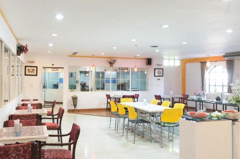 호텔 Night Bazaar Place